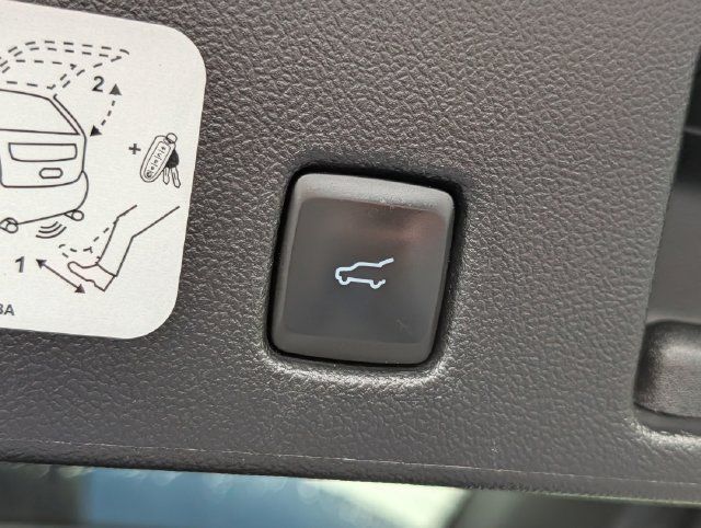 Used 2020 Ford Escape Titanium AWD/4WD image 29