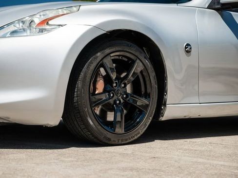 Used 2009 Nissan 370Z Touring w/ Sport Pkg image 52