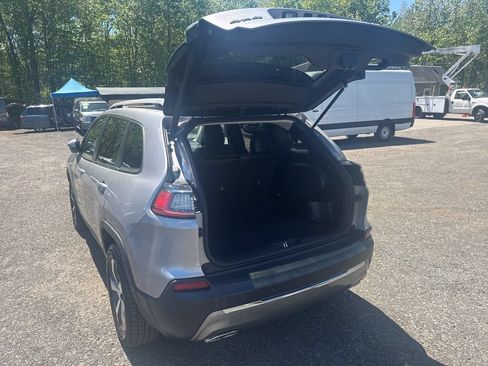 Used 2019 Jeep Cherokee Limited AWD/4WD image 19