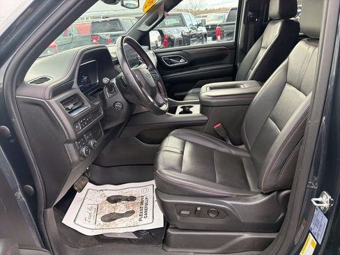 Used 2022 Chevrolet Suburban RST w/ Luxury Package image 13