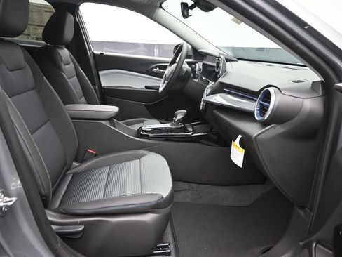 New 2026 Chevrolet Trax LT w/ Driver Confidence Package FWD image 9