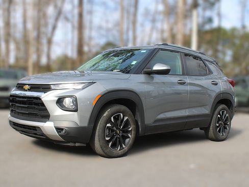 Used 2023 Chevrolet TrailBlazer LT image 3