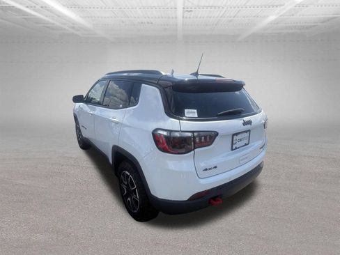 Used 2025 Jeep Compass Trailhawk AWD/4WD image 9