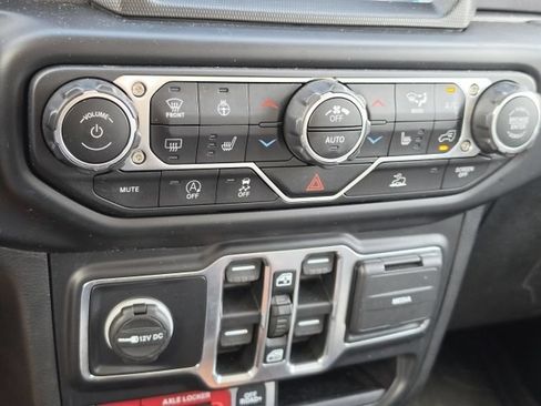 Used 2022 Jeep Gladiator Mojave w/ LED Lighting Group AWD/4WD image 24