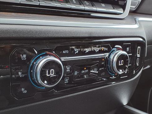 New 2026 GMC Sierra 1500 SLT image 7