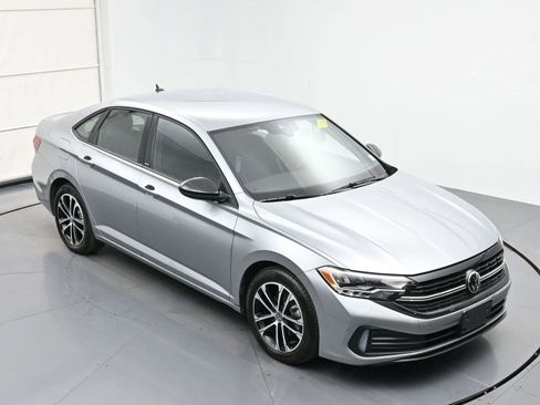 Used 2024 Volkswagen Jetta Sport image 34