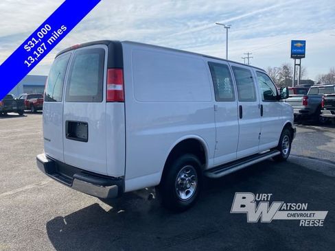 Used 2024 Chevrolet Express 2500 w/ Driver Convenience Package image 7