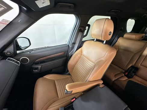 Used 2020 Land Rover Discovery HSE image 29