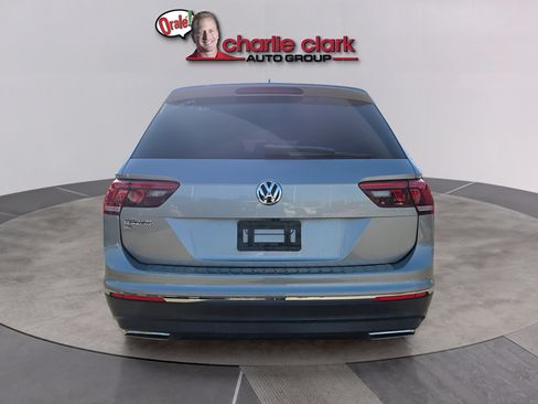 Used 2020 Volkswagen Tiguan SE w/ Panoramic Sunroof Package FWD image 5