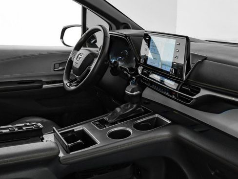 Used 2022 Toyota Sienna XSE image 20