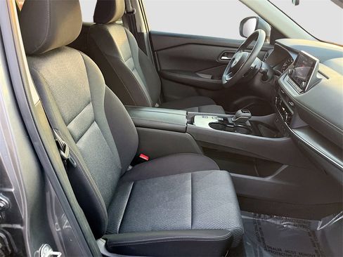 Used 2024 Nissan Rogue SV image 25