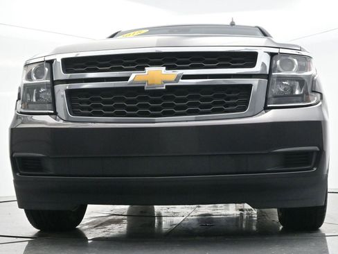 Used 2018 Chevrolet Suburban LT image 43