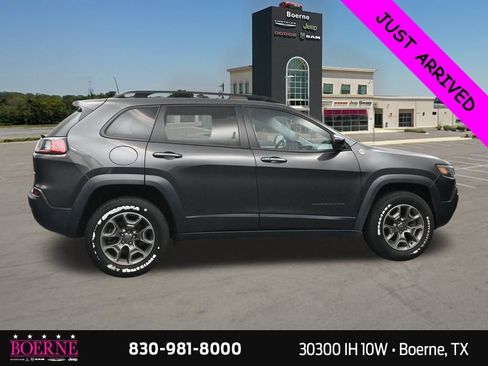 Used 2022 Jeep Cherokee Trailhawk w/ Sun, Sound & Nav Group AWD/4WD image 6