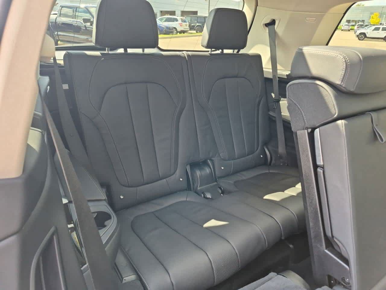 Used 2022 BMW X7 xDrive40i w/ Premium Package AWD/4WD image 22