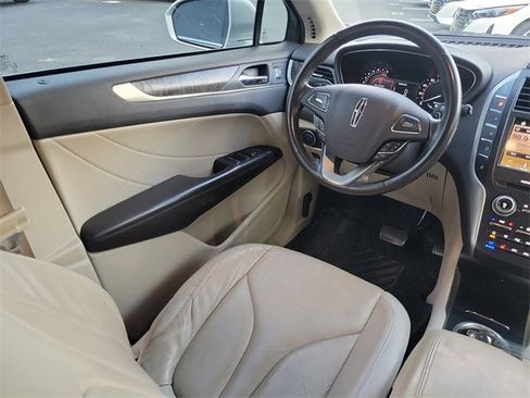 Used 2017 Lincoln MKC Reserve image 14