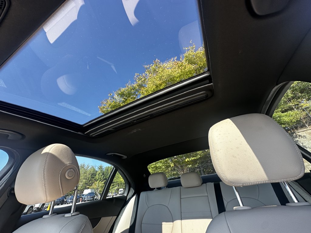 Used 2018 Mercedes-Benz C 300 Sedan image 32