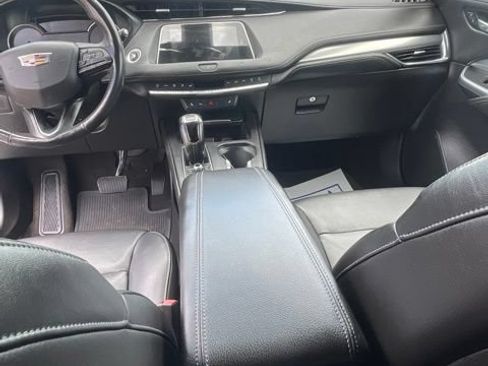 Used 2019 Cadillac XT4 Premium Luxury w/ Cold Weather Package FWD image 12