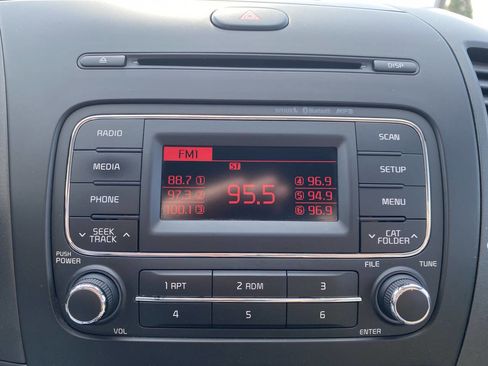 Used 2015 Kia Forte LX FWD image 28