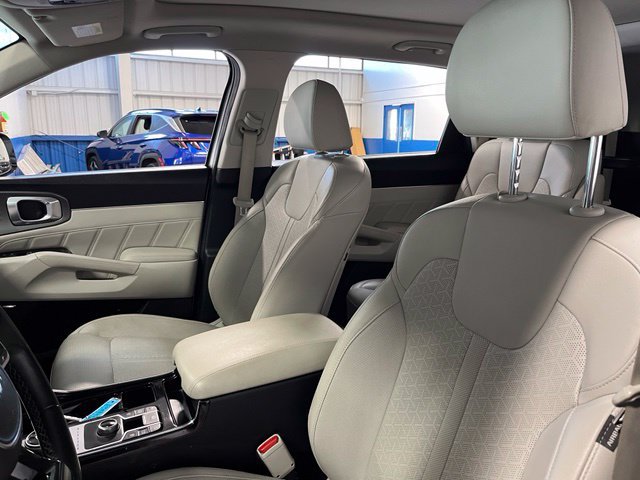 Used 2022 Kia Sorento SX Prestige w/ Panoramic Sunroof Package AWD/4WD image 23