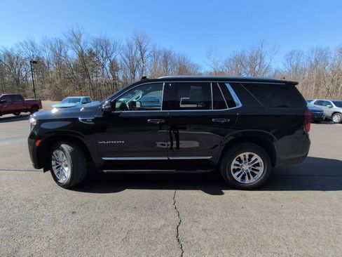 Used 2021 GMC Yukon SLT w/ SLT Premium Package image 2