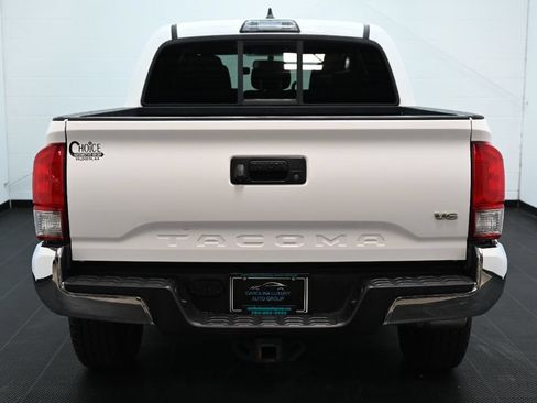 Used 2016 Toyota Tacoma TRD Off-Road w/ Towing Package AWD/4WD image 4
