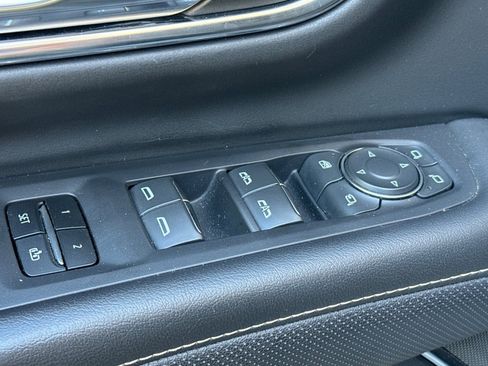 Used 2024 Chevrolet Suburban Premier image 13