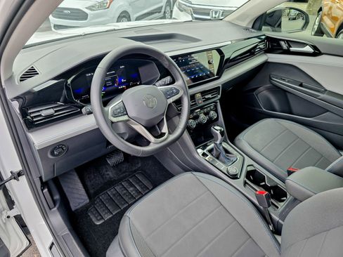 Used 2024 Volkswagen Taos SE w/ Taos Adventure Package image 17