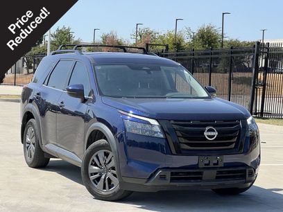 Used 2024 Nissan Pathfinder SV w/ Black Appearance Package