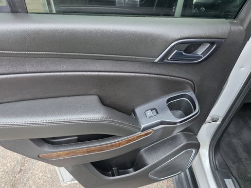 Used 2019 Chevrolet Tahoe LT RWD image 36