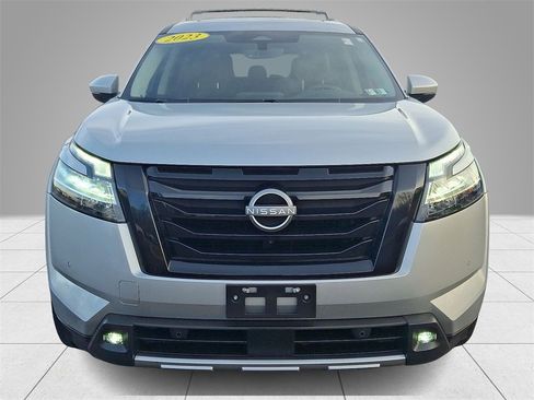 Used 2023 Nissan Pathfinder SL w/ SL Premium Package image 2
