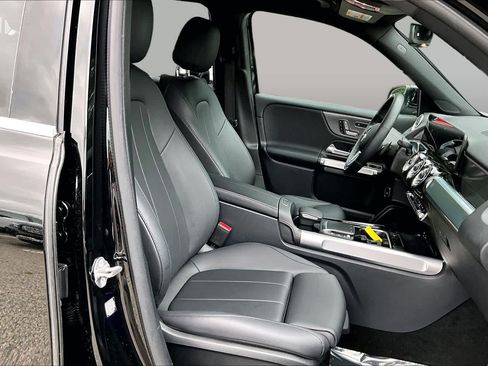 Certified 2022 Mercedes-Benz GLB 250 4MATIC image 8