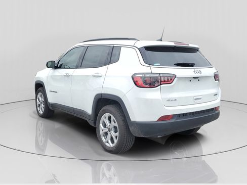 New 2026 Jeep Compass Latitude image 3