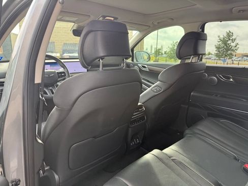 Used 2025 Genesis GV80 2.5T Prestige AWD/4WD image 9