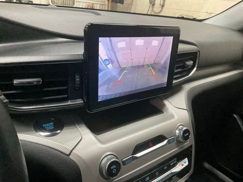 Used 2023 Ford Explorer XLT w/ Equipment Group 202A image 11