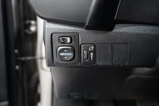 Used 2018 Toyota Corolla LE FWD image 21