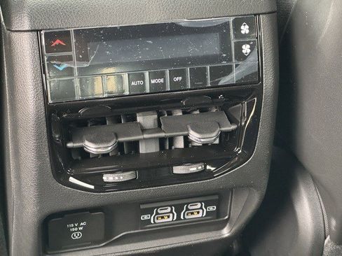 New 2025 Jeep Grand Cherokee L Altitude image 31