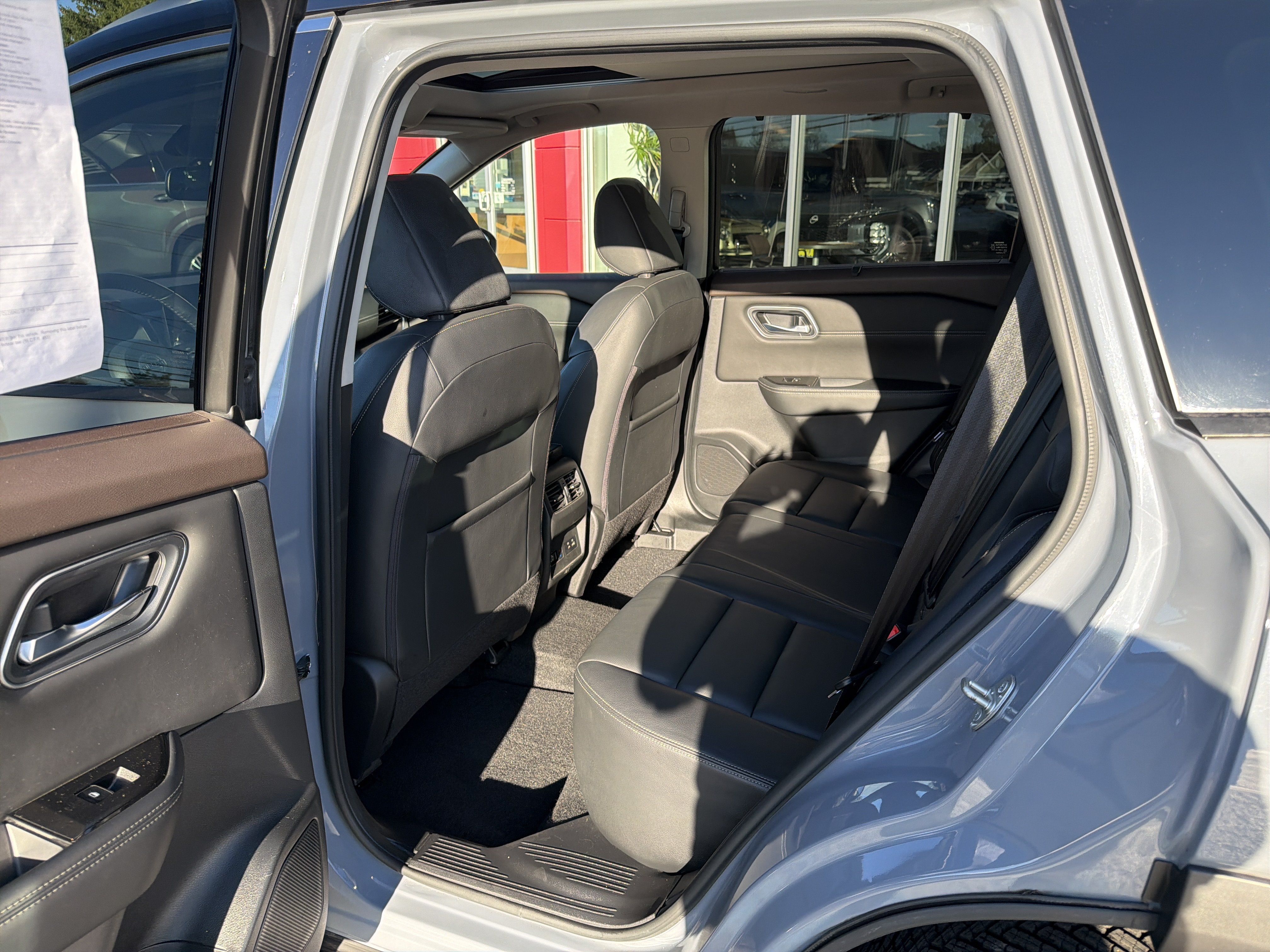 Used 2021 Nissan Rogue SL w/ Premium Package AWD/4WD image 6