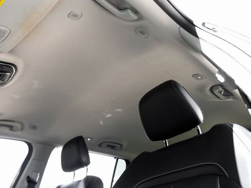 Used 2023 Jeep Grand Cherokee L Limited w/ Luxury Tech Group II image 40