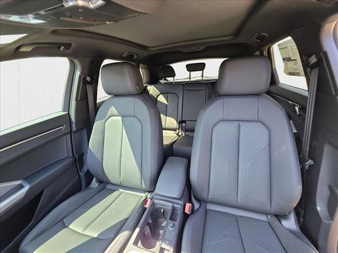 New 2025 Audi Q3 2.0T Premium image 16