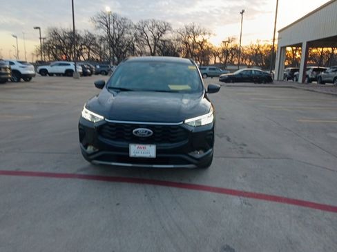 Used 2025 Ford Escape ST-Line image 2