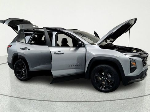 Used 2026 Chevrolet Equinox LT w/ Convenience Package II FWD image 14