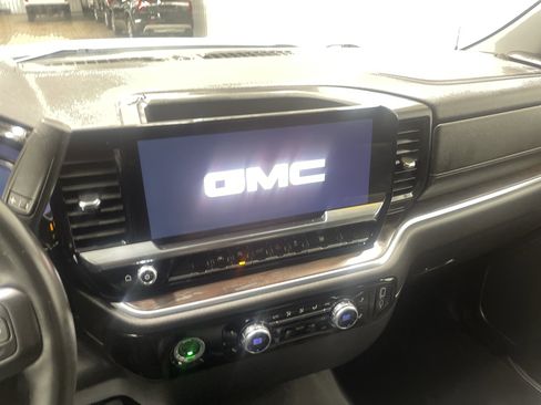 Used 2024 GMC Sierra 1500 SLT image 27