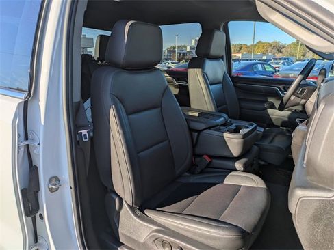 Used 2024 GMC Sierra 1500 SLT image 30