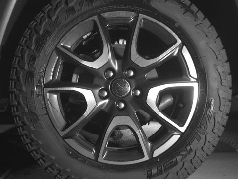 Used 2025 Jeep Compass Trailhawk AWD/4WD image 13