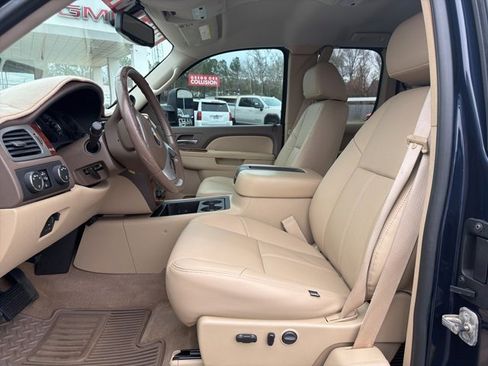 Used 2011 Chevrolet Silverado 2500 LTZ w/ LTZ Plus Package image 10