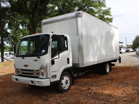 New 2024 Chevrolet Low Cab Forward RWD image 3