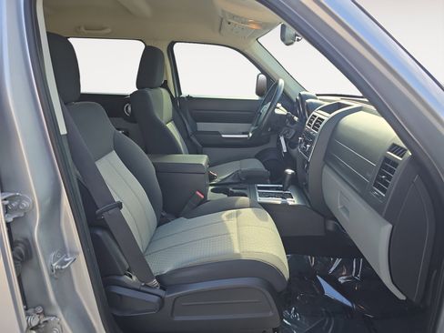 Used 2007 Dodge Nitro SLT image 10