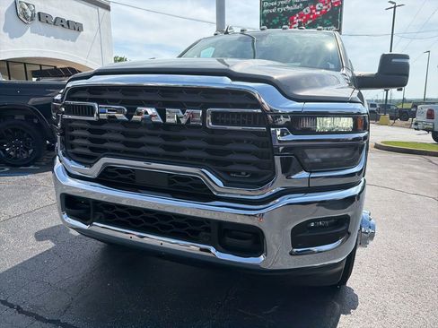 New 2026 RAM 3500 Tradesman AWD/4WD image 4