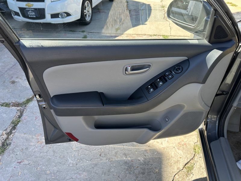 Used 2008 Hyundai Elantra SE FWD image 10