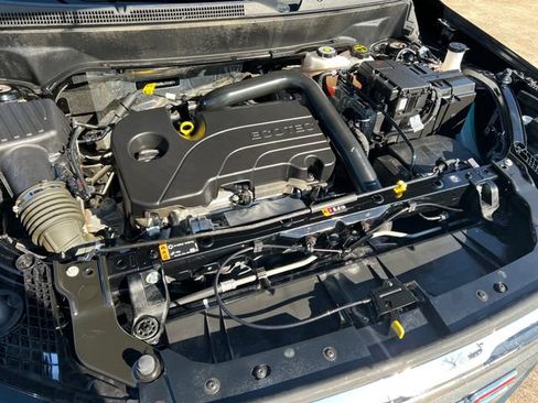 Used 2024 GMC Terrain SLE image 22